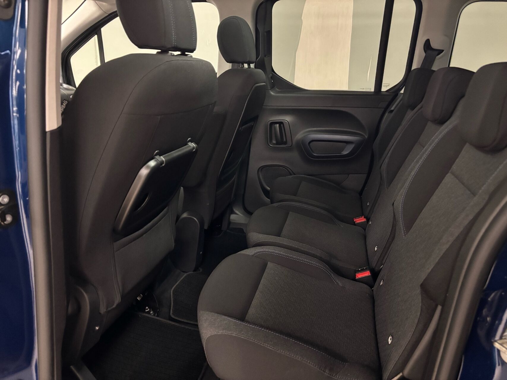 Blå Fiat E-Doblò fra 2023