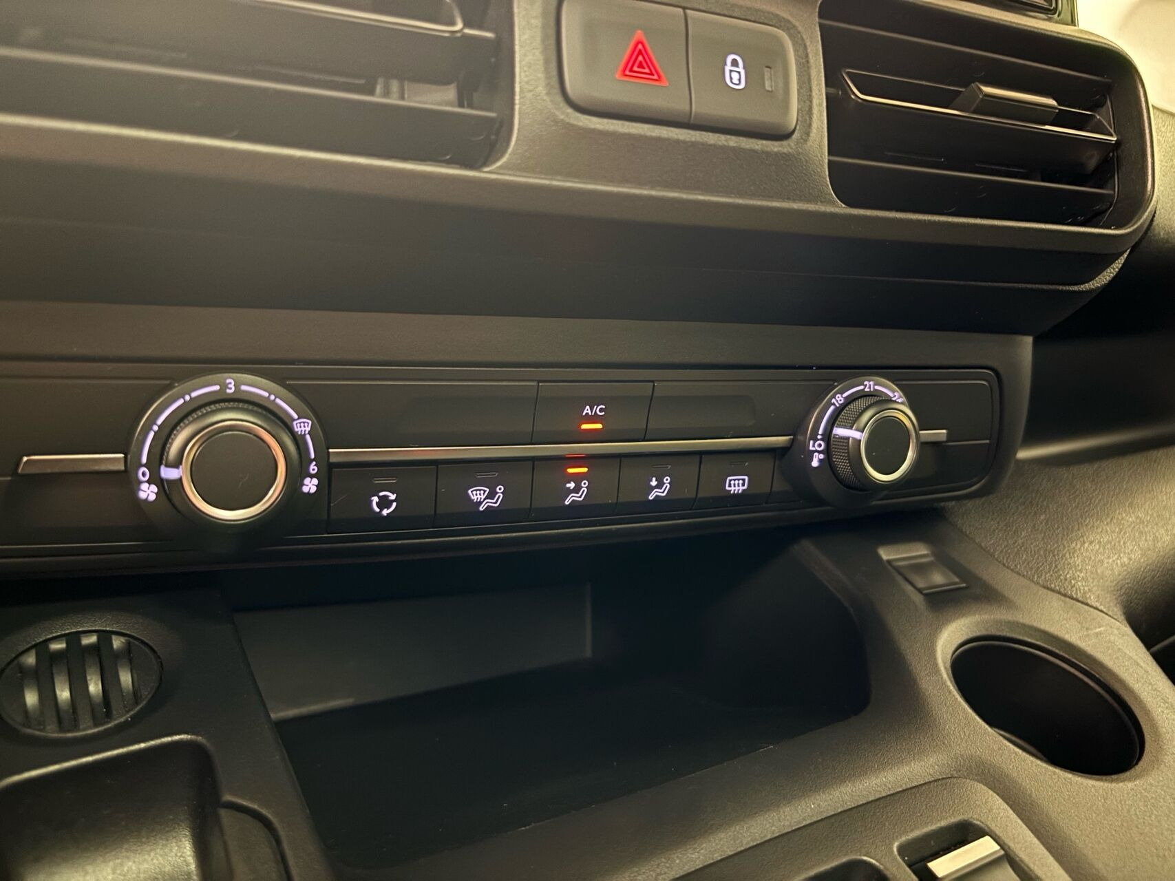 Blå Fiat E-Doblò fra 2023