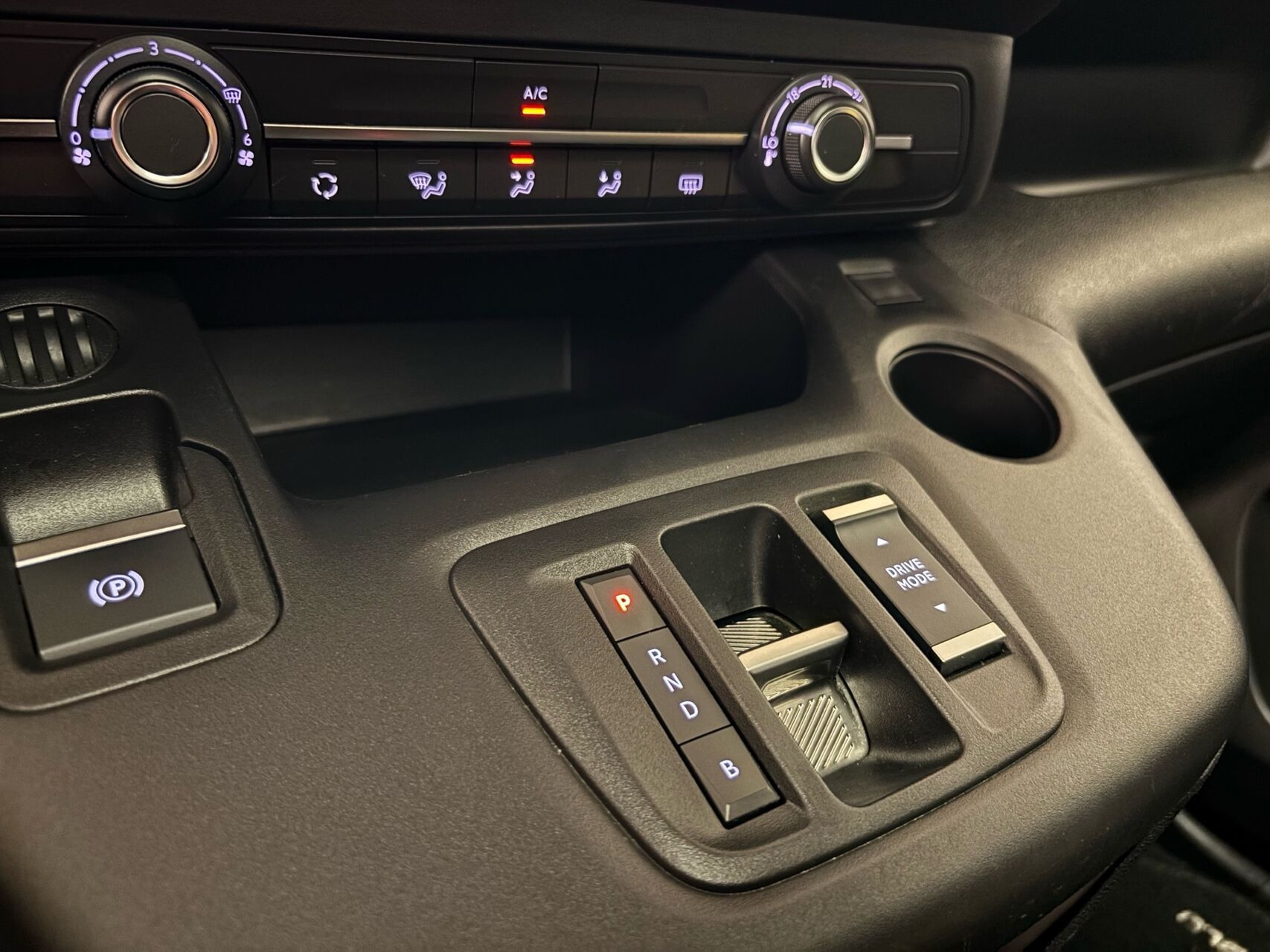Blå Fiat E-Doblò fra 2023