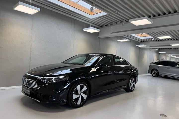 Sort Mercedes CLA250+ fra 2025