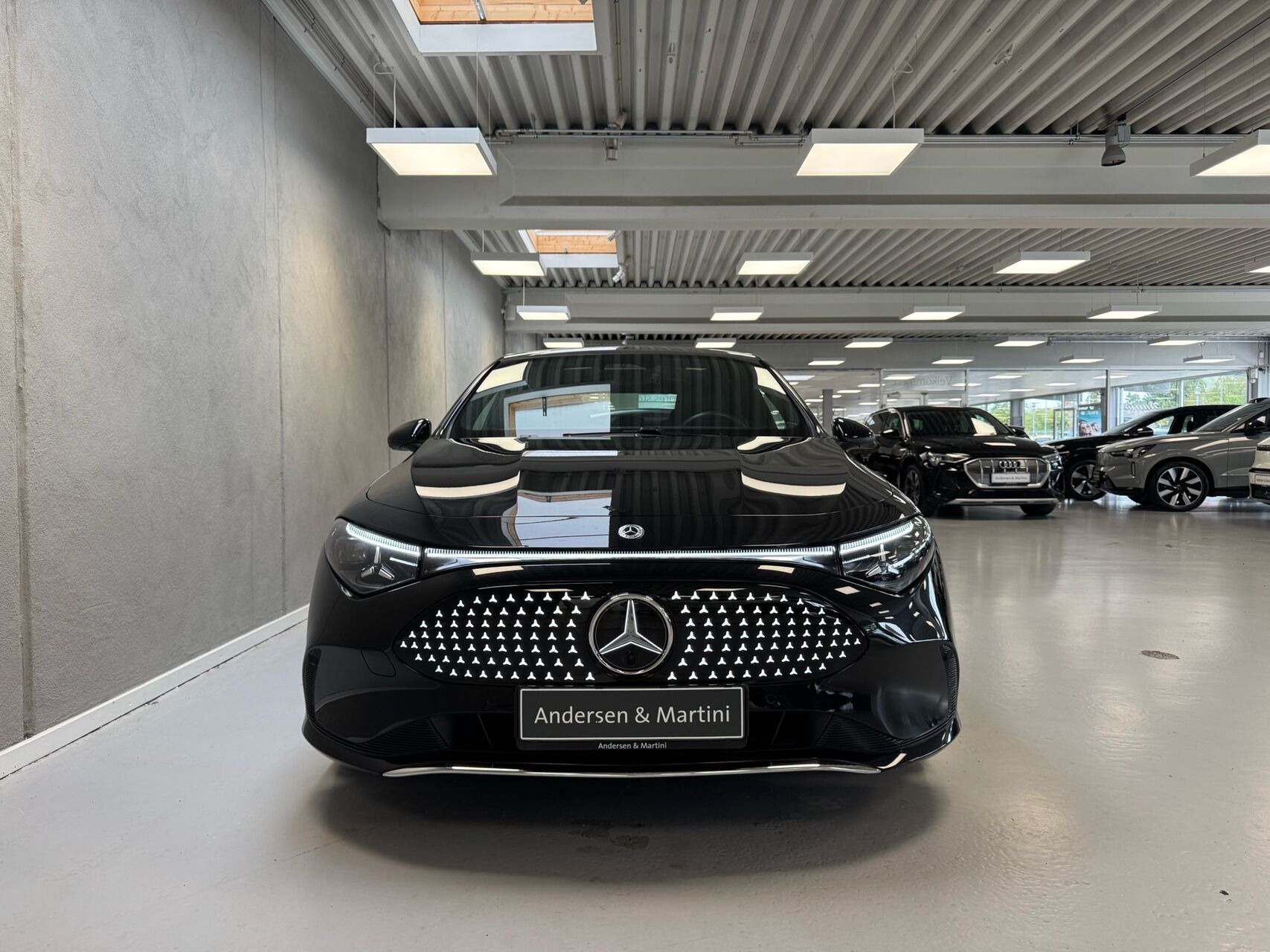 Sort Mercedes CLA250+ fra 2025