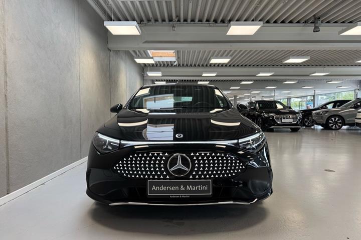 Sort Mercedes CLA250+ fra 2025