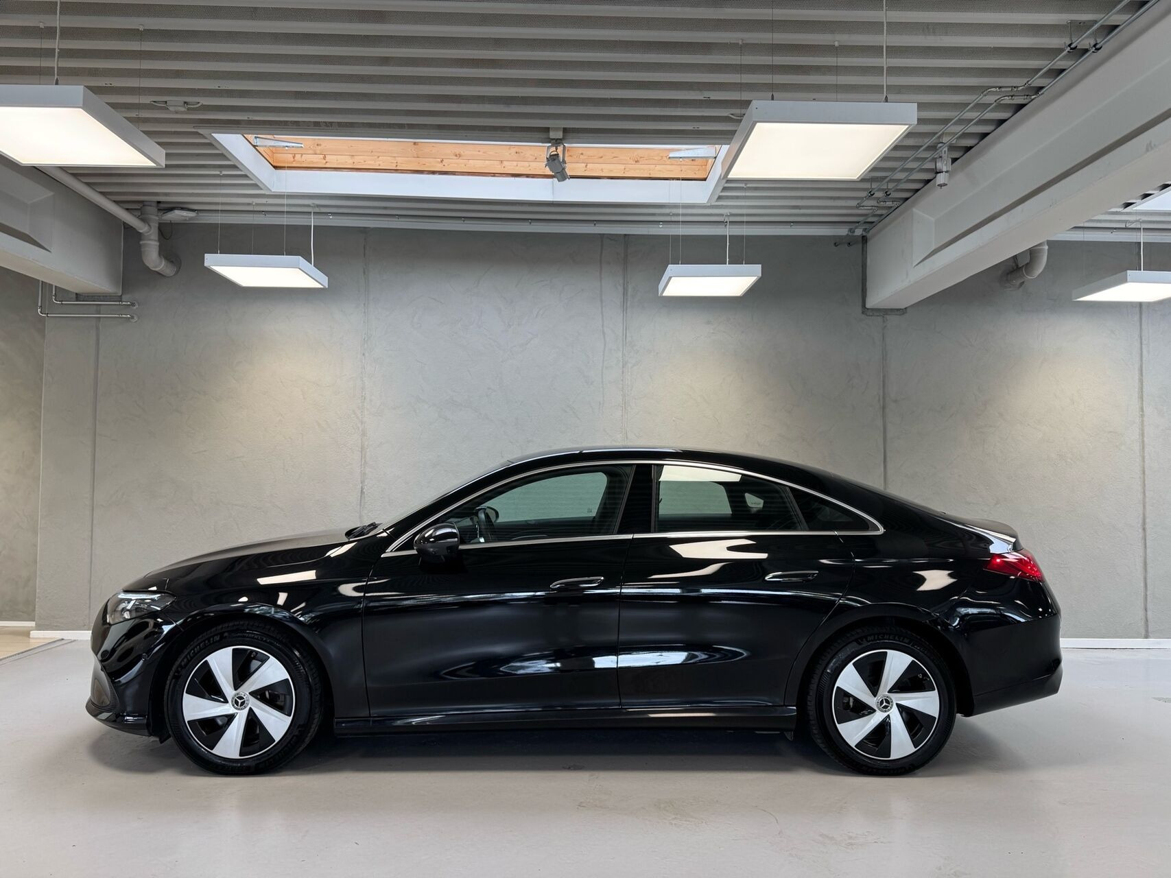 Sort Mercedes CLA250+ fra 2025