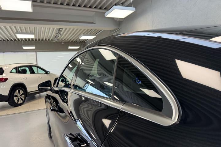 Sort Mercedes CLA250+ fra 2025