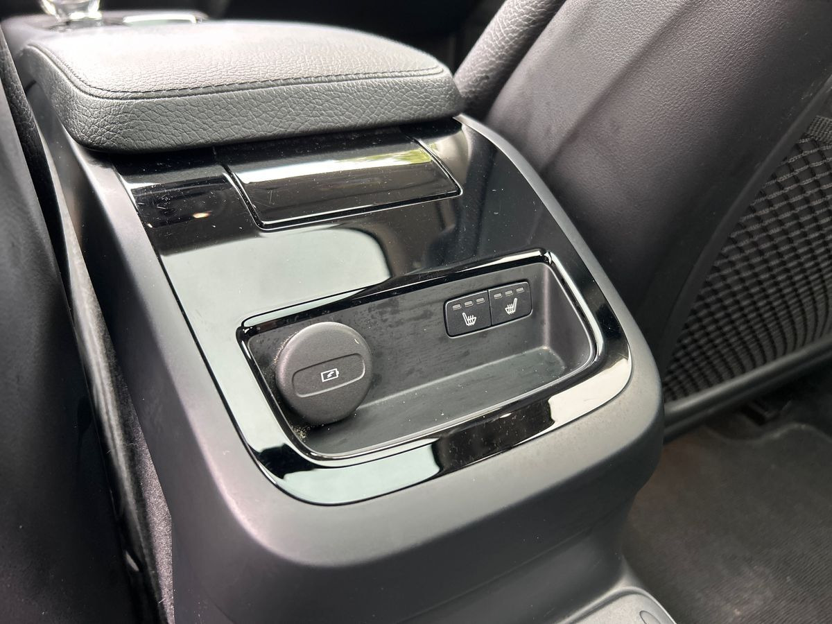 Grå Volvo V60 fra 2021