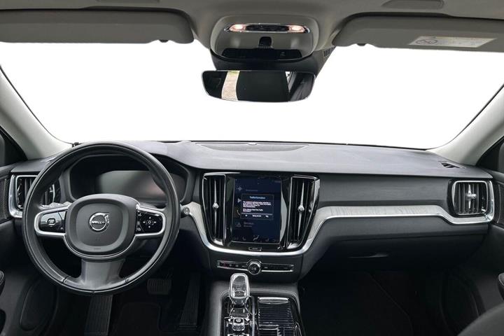 Grå Volvo V60 fra 2021