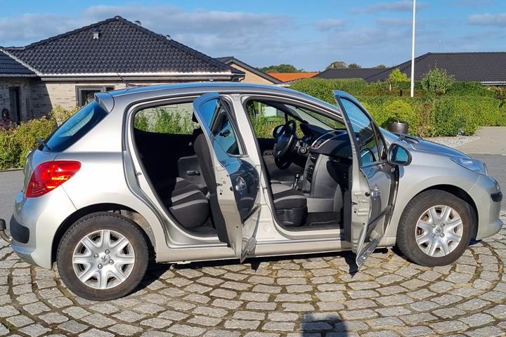 undefined Peugeot 207 fra 2006