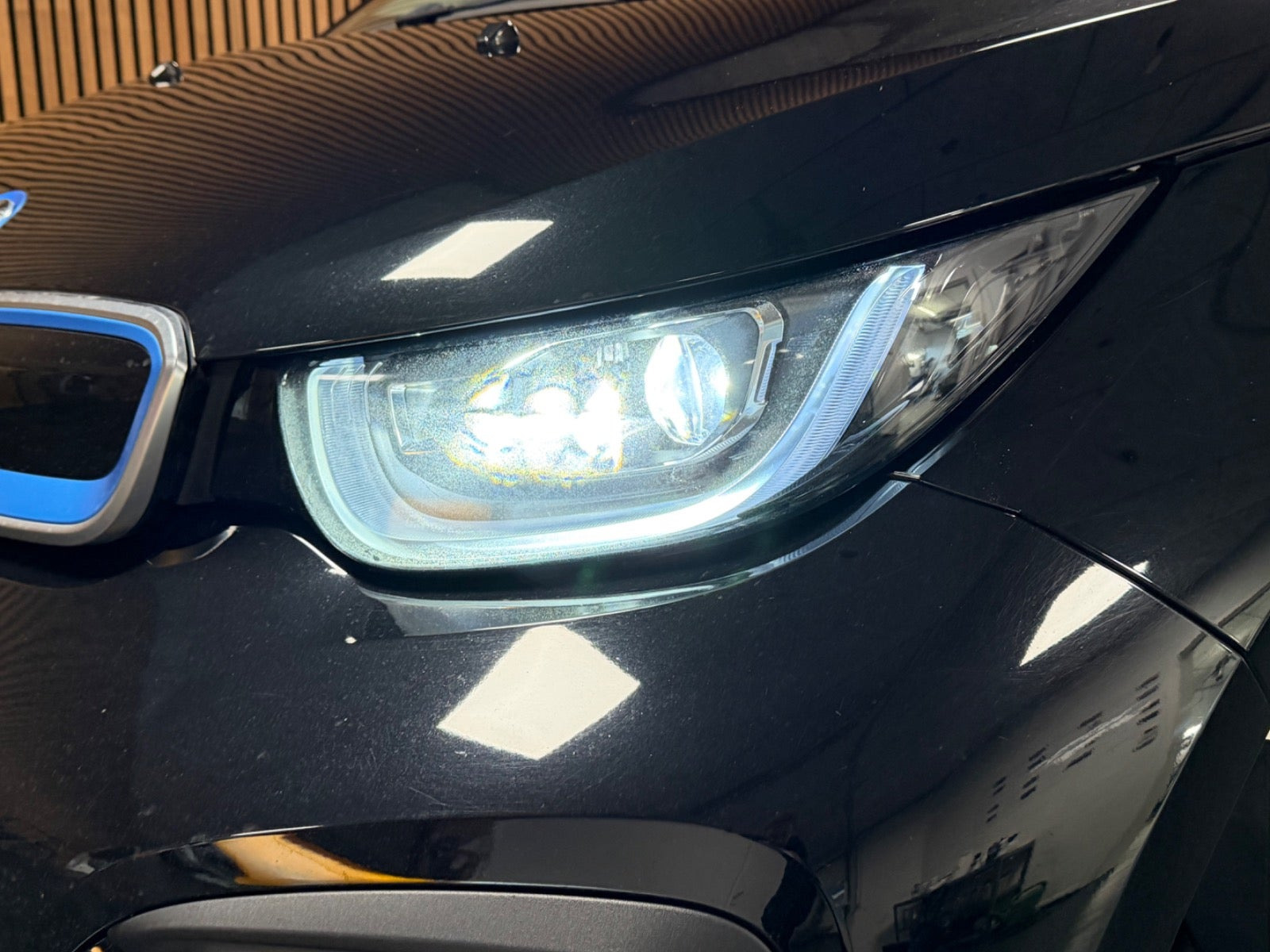 Sort BMW i3 fra 2020