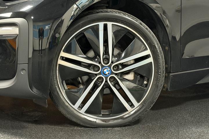 Sort BMW i3 fra 2020