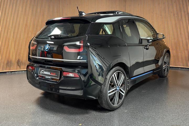 Sort BMW i3 fra 2020
