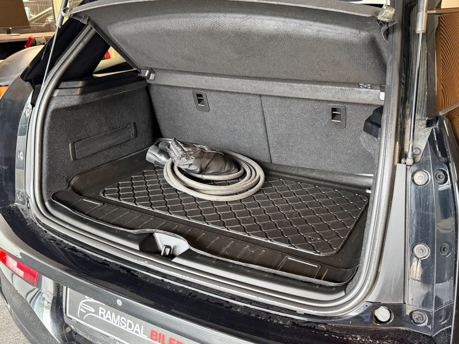 Sort BMW i3 fra 2020
