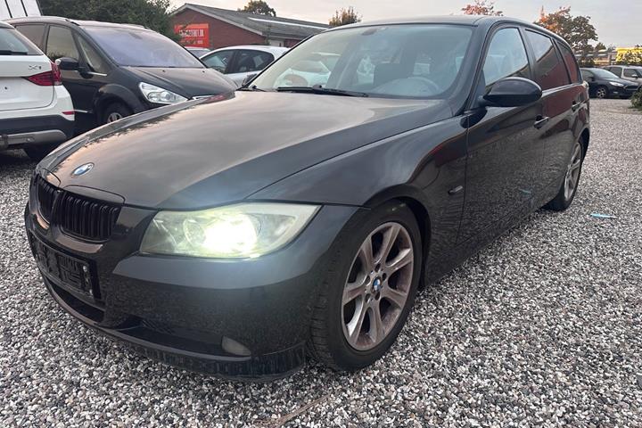 undefined BMW 320i fra 2008