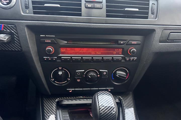 undefined BMW 320i fra 2008