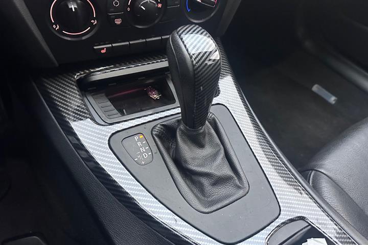 undefined BMW 320i fra 2008