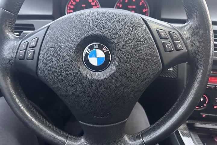undefined BMW 320i fra 2008
