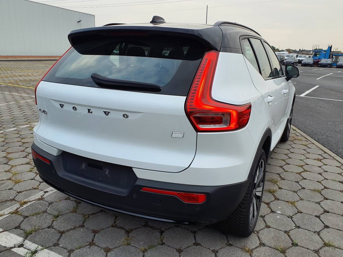 Hvid Volvo XC40 fra 2023