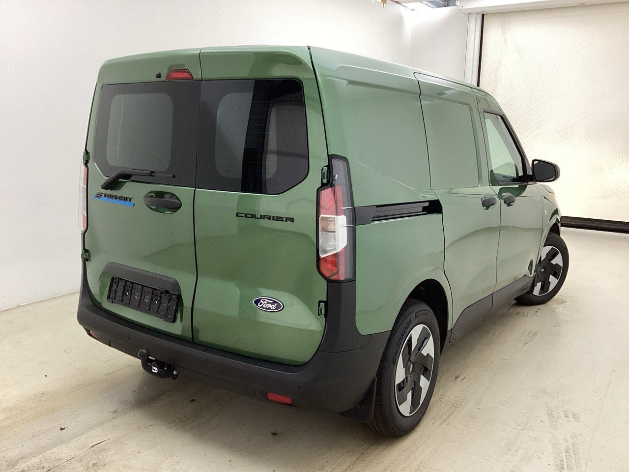 Grøn Ford E-Transit Courier fra 2026