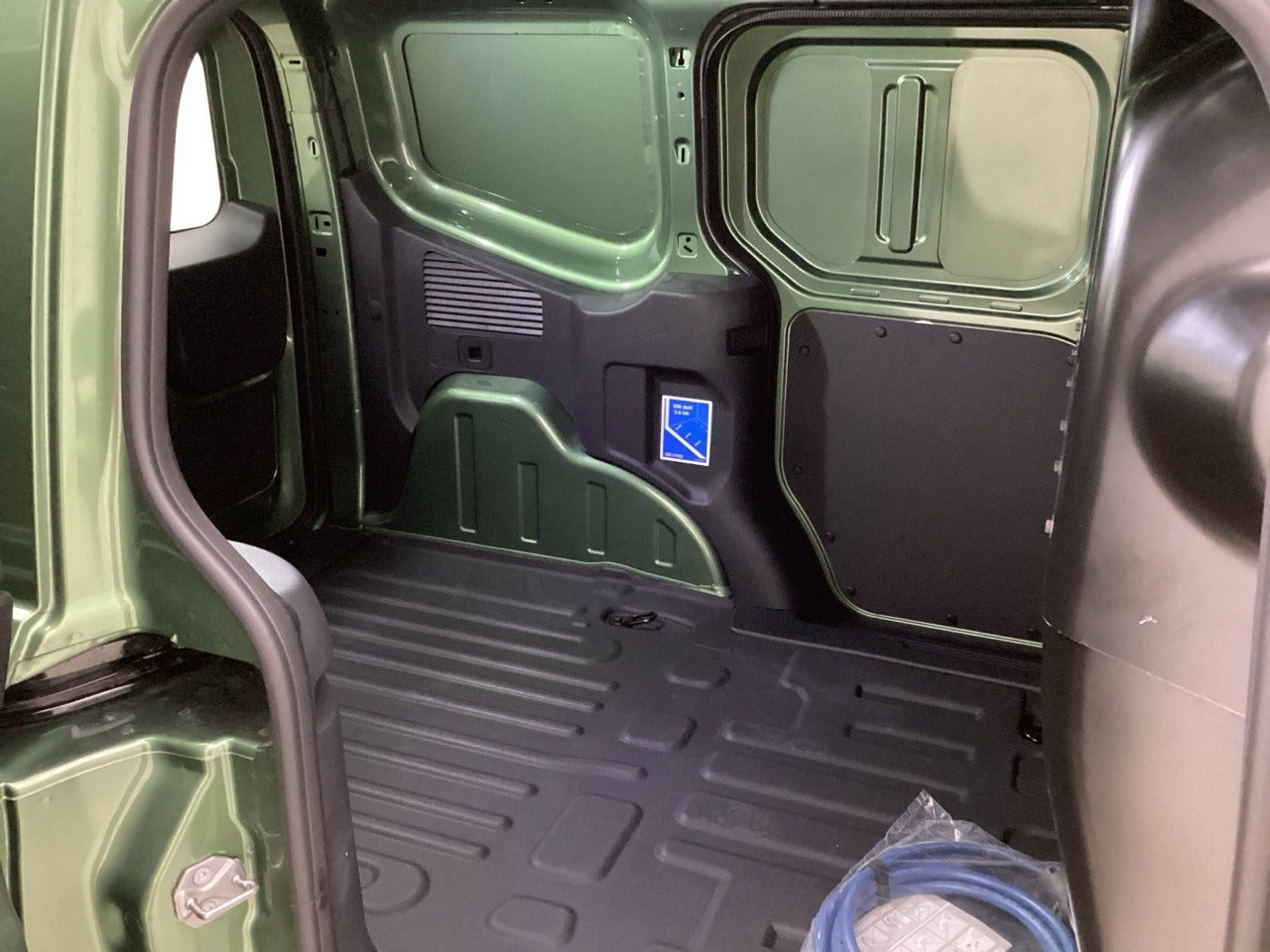 Grøn Ford E-Transit Courier fra 2026