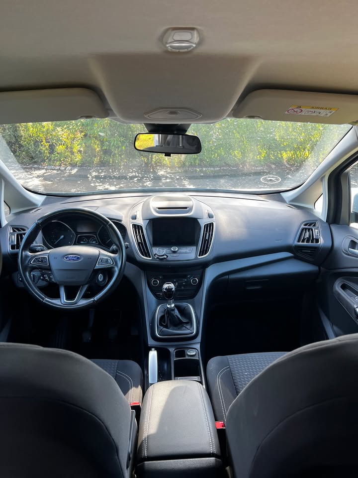 Hvid Ford C-MAX fra 2015