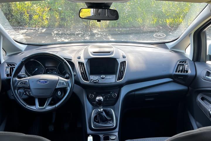 Hvid Ford C-MAX fra 2015