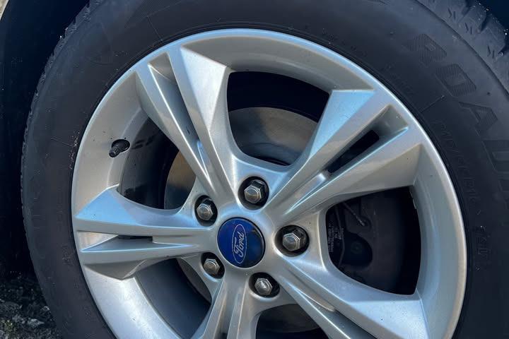 Hvid Ford C-MAX fra 2015