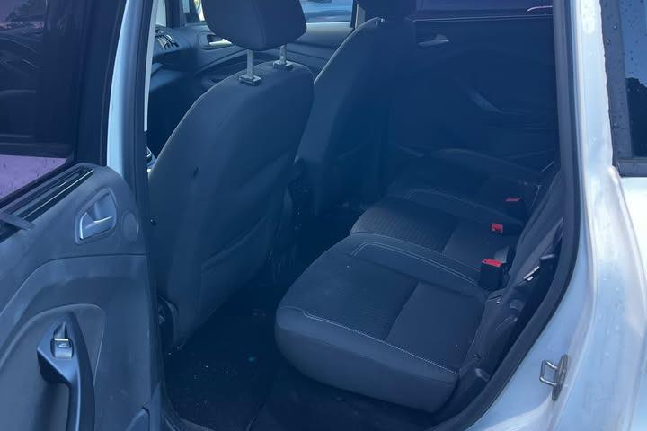 Hvid Ford C-MAX fra 2015