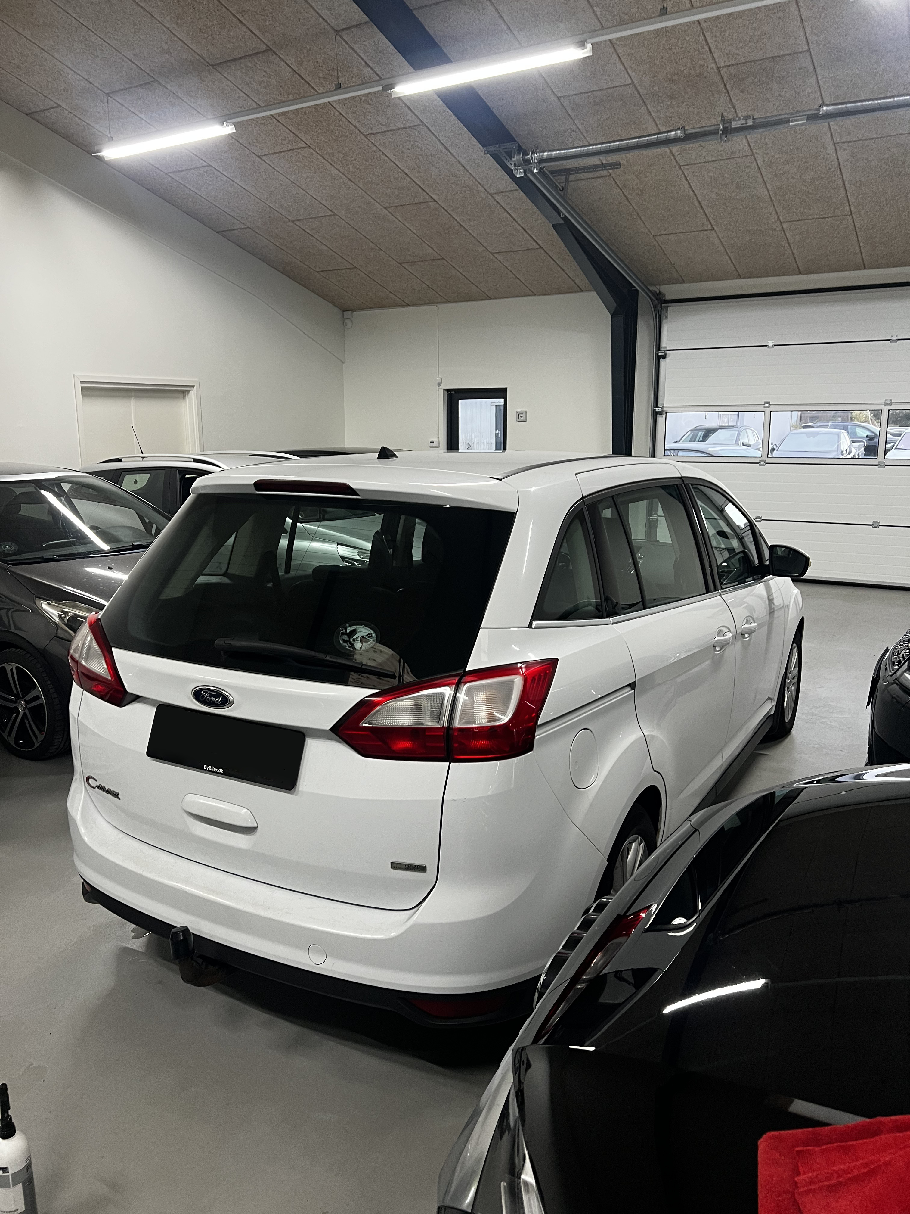 Hvid Ford C-MAX fra 2015