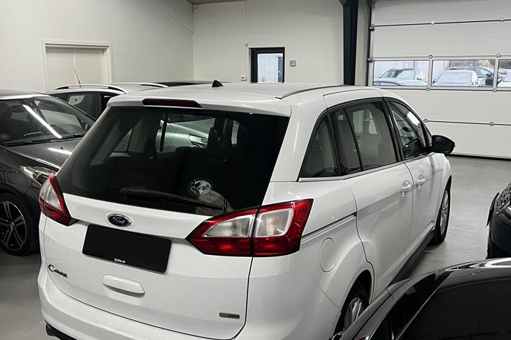 Hvid Ford C-MAX fra 2015