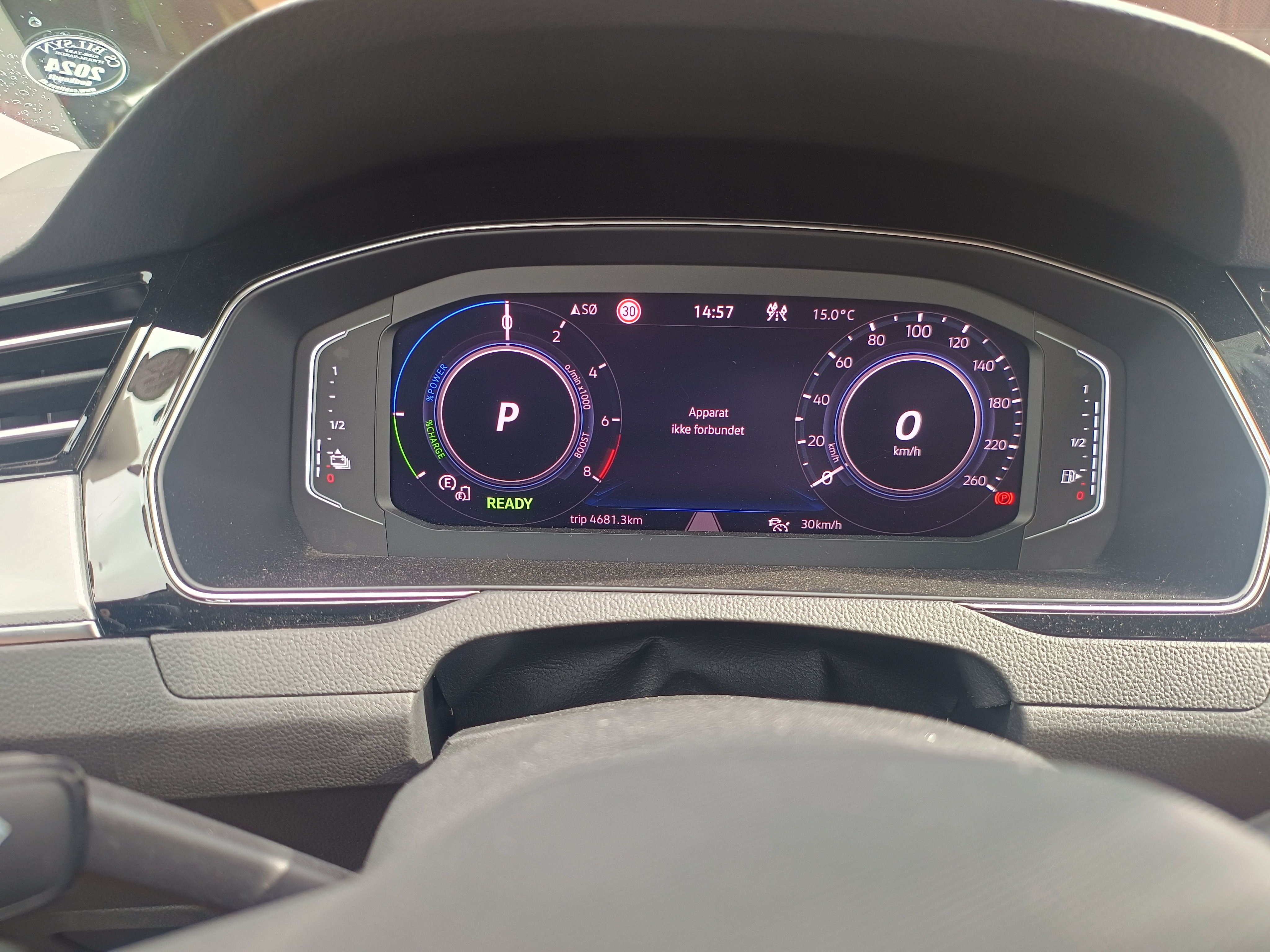 Grå VW Passat fra 2021