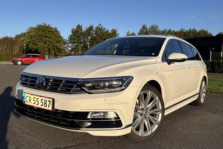 Hvid VW Passat fra 2018