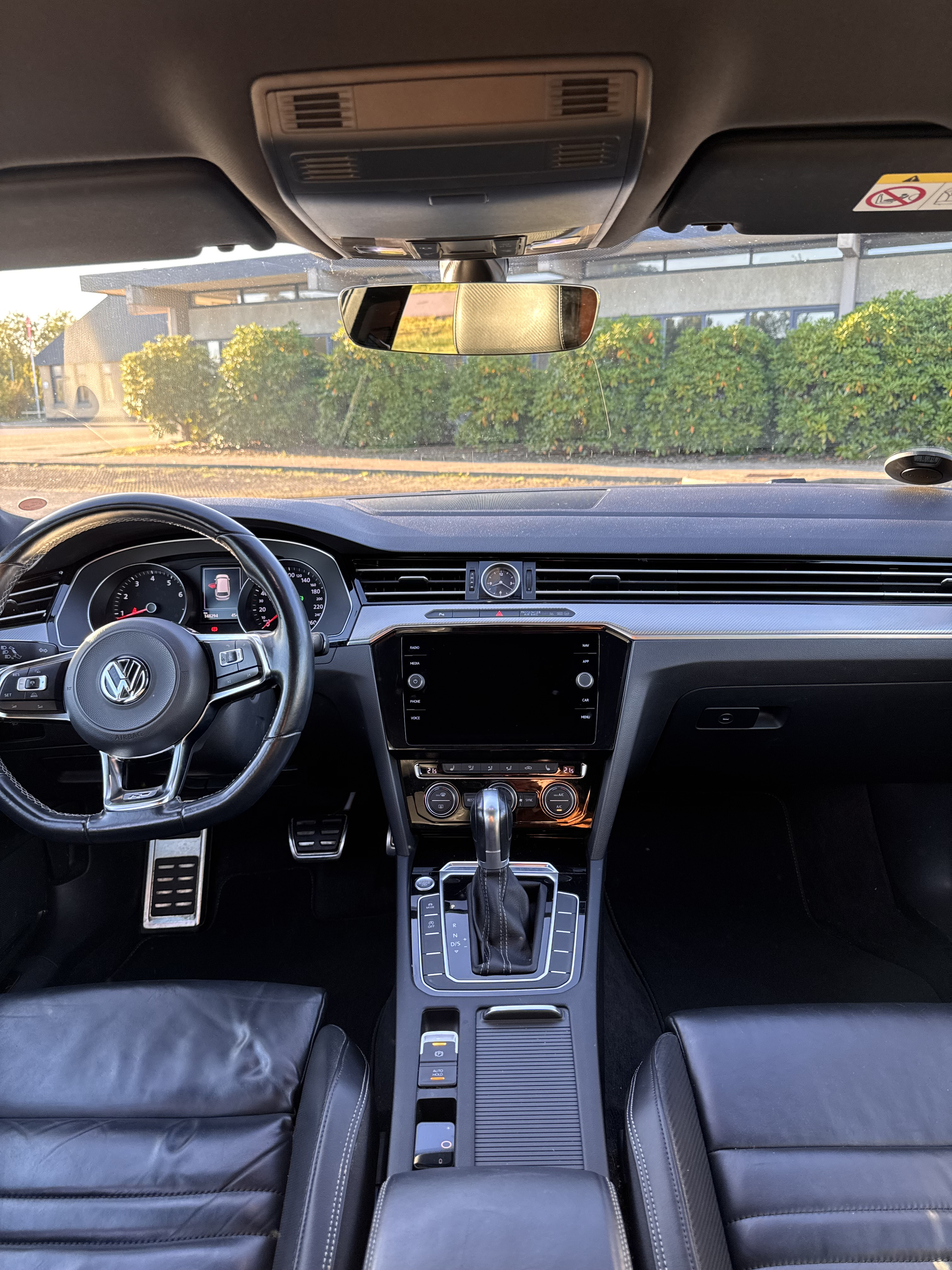 Hvid VW Passat fra 2018