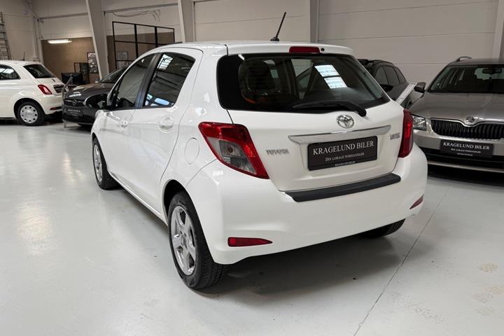 undefined Toyota Yaris fra 2011