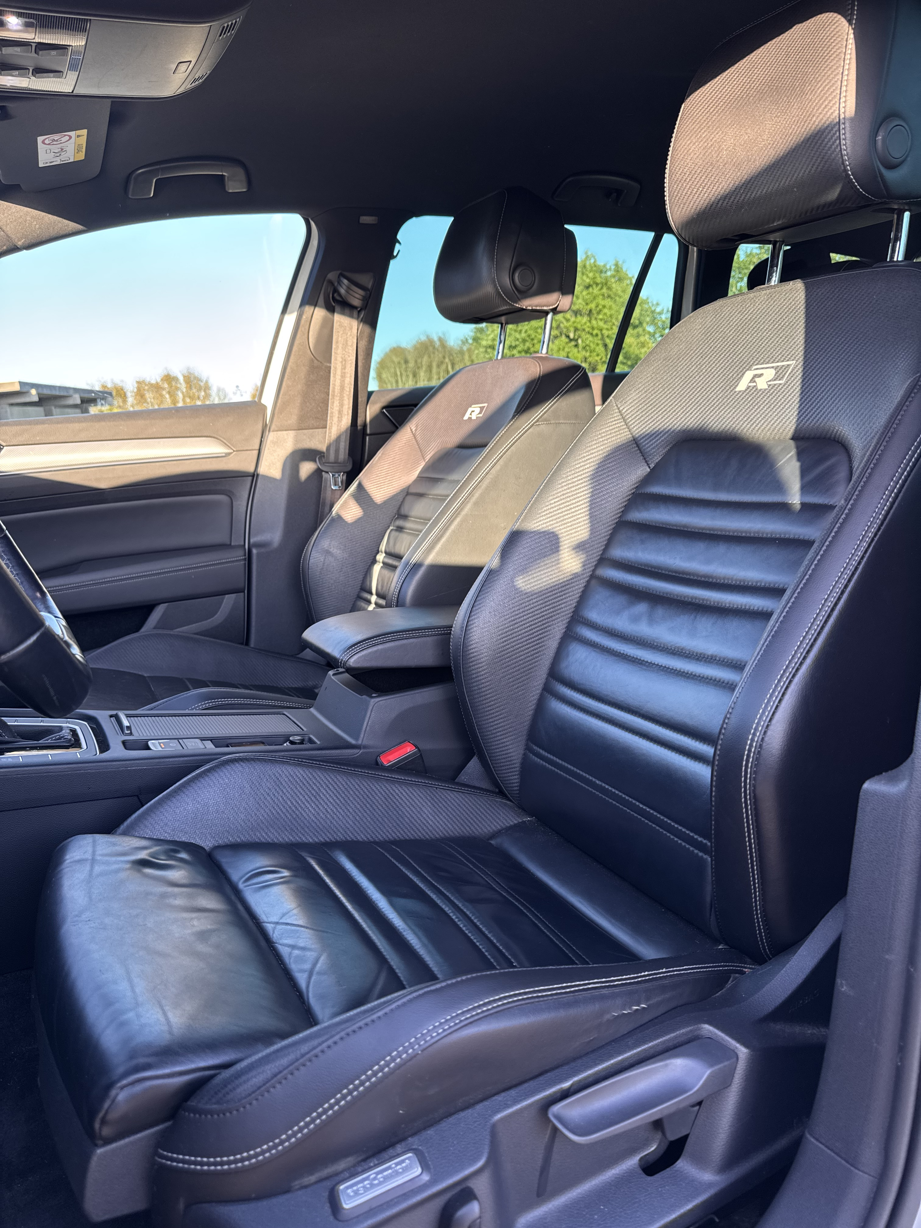Hvid VW Passat fra 2018