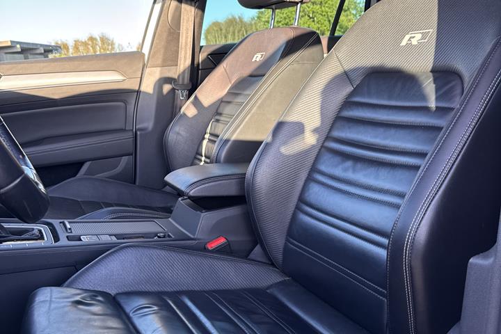 Hvid VW Passat fra 2018