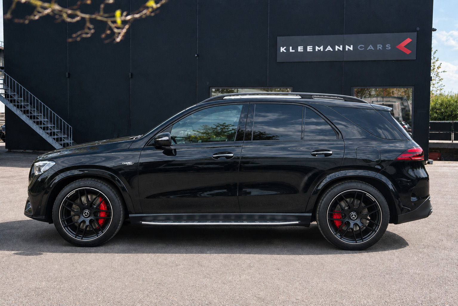 Sort Mercedes GLE53 fra 2026
