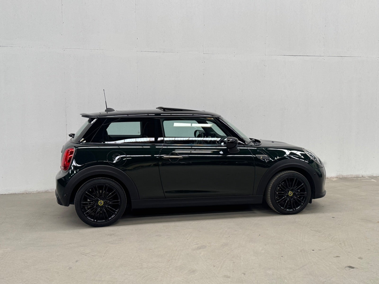 Grøn Mini Cooper SE fra 2023