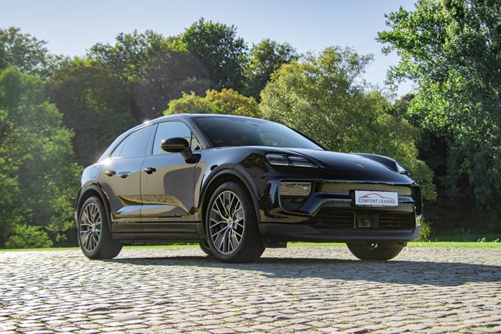 Sort Porsche Macan fra 2025