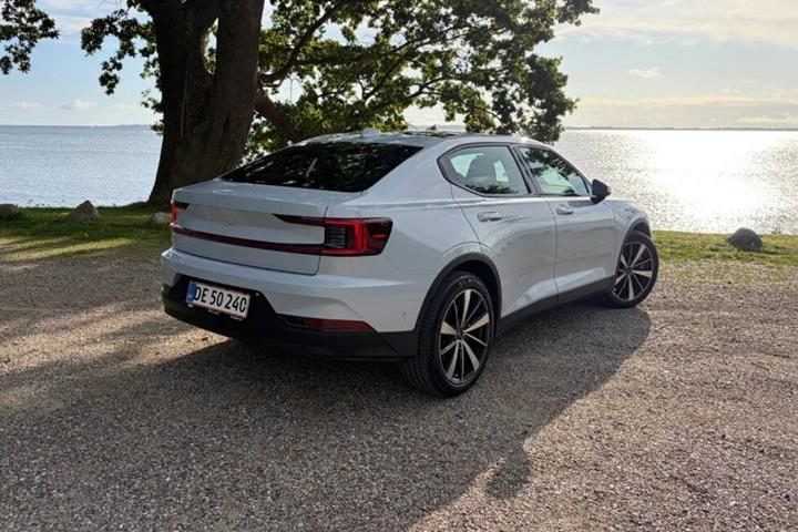 Grå Polestar 2 fra 2022