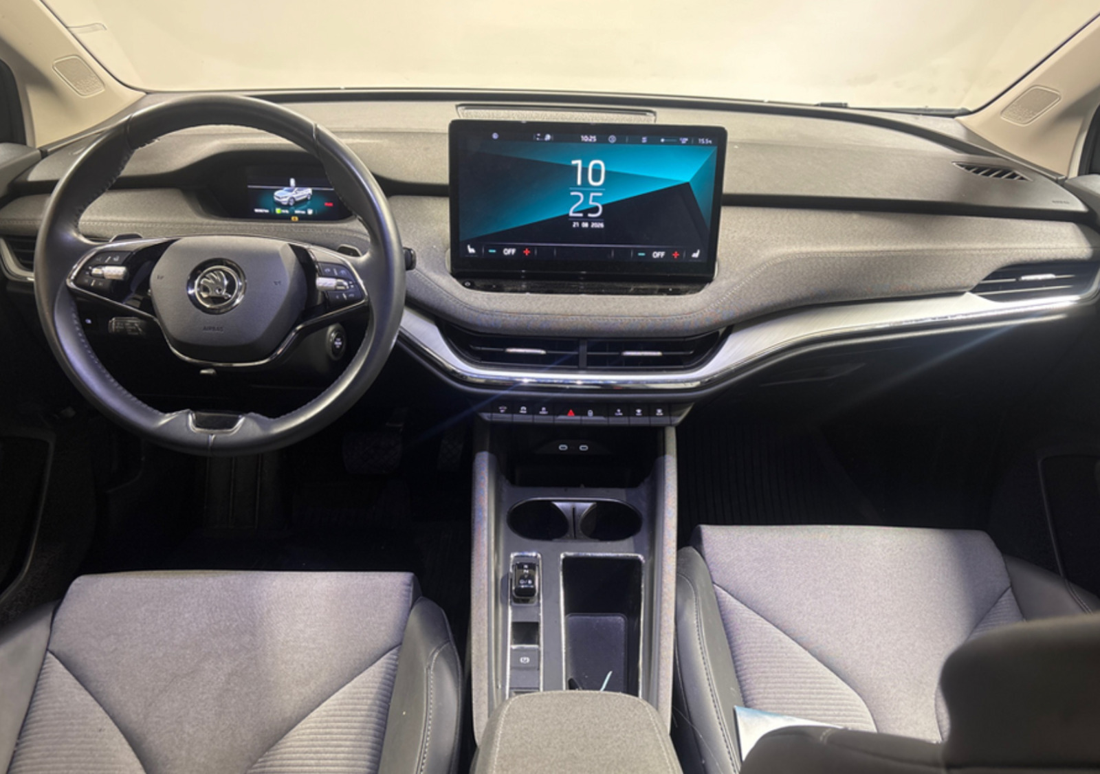 Sort Skoda Enyaq fra 2023