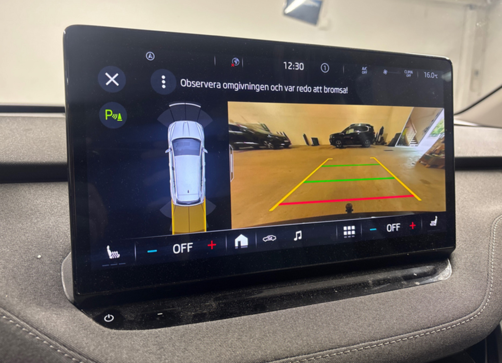 Sort Skoda Enyaq fra 2023