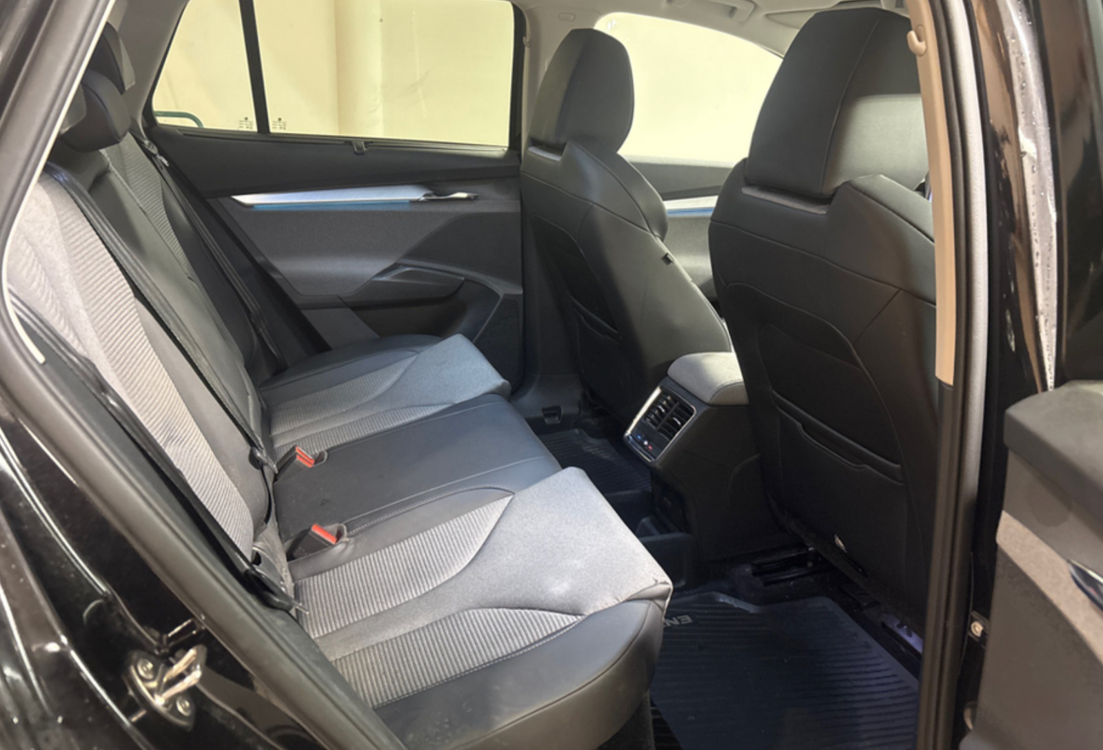 Sort Skoda Enyaq fra 2023