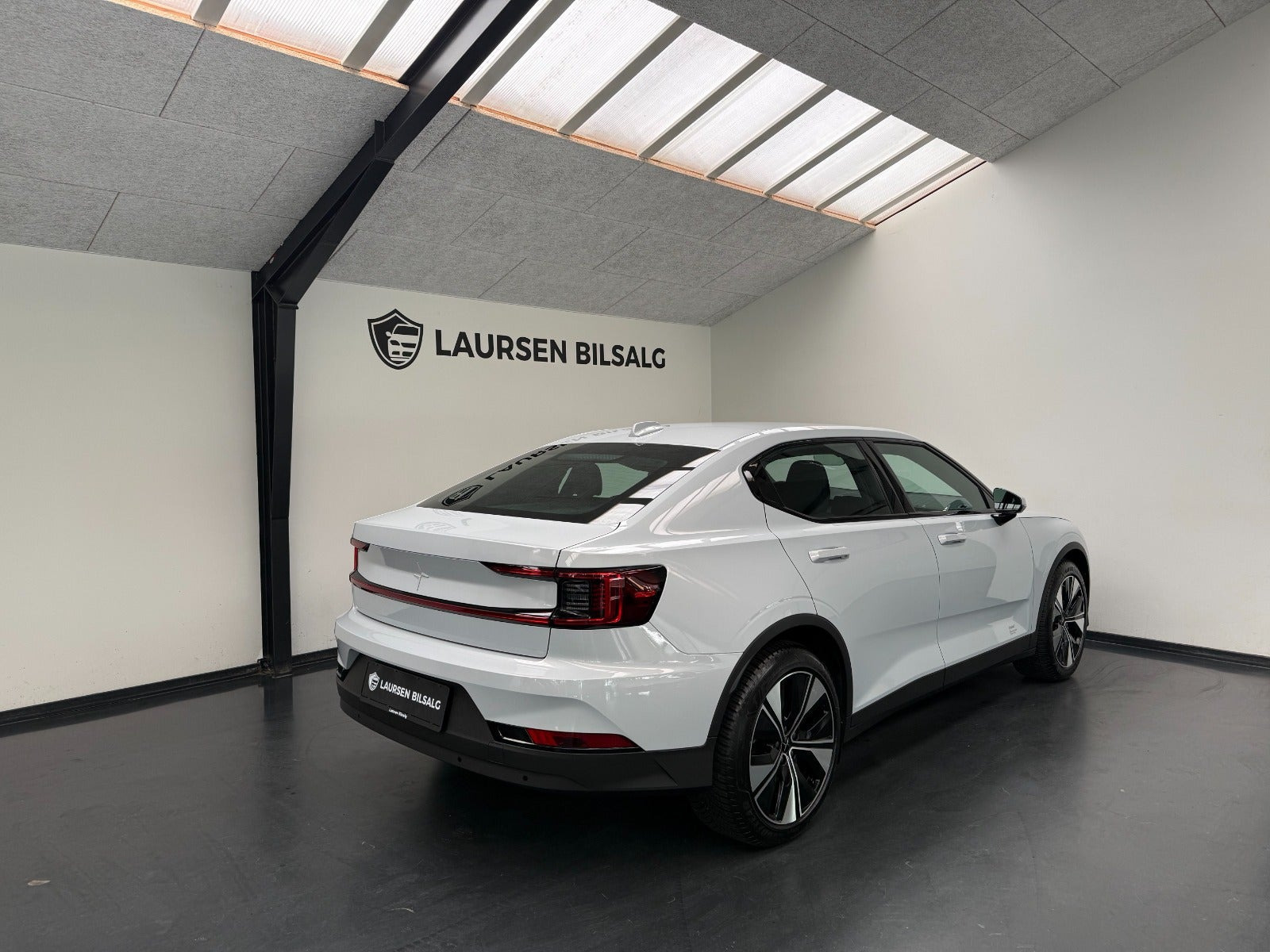 Sølv Polestar 2 fra 2023