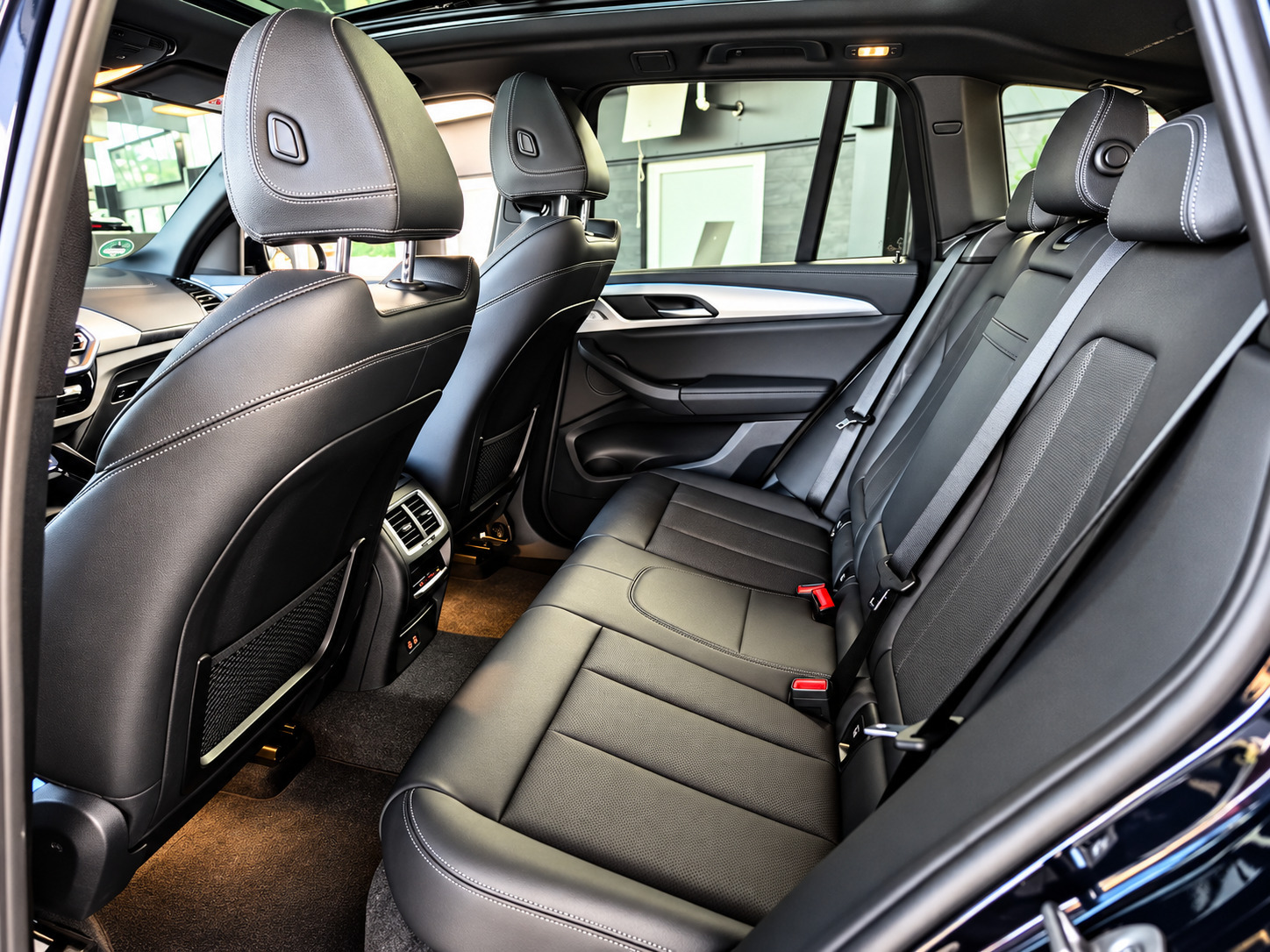Sort BMW iX3 fra 2023
