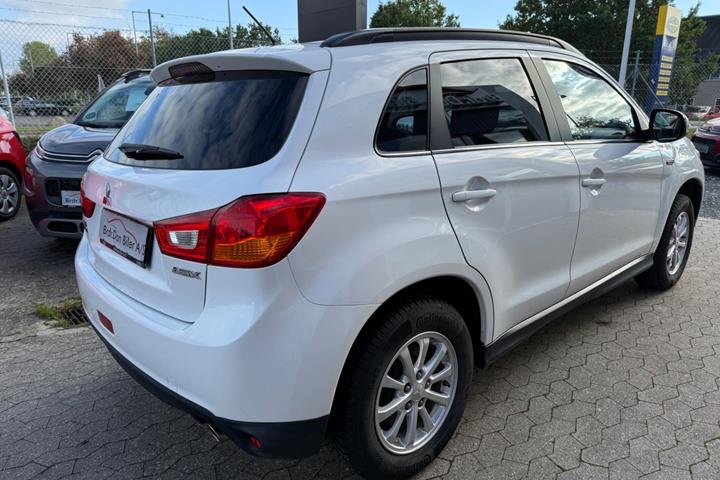 Hvid Mitsubishi ASX fra 2015