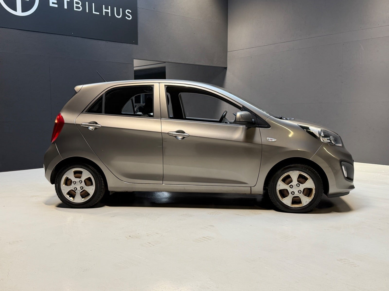 Orange Kia Picanto fra 2012