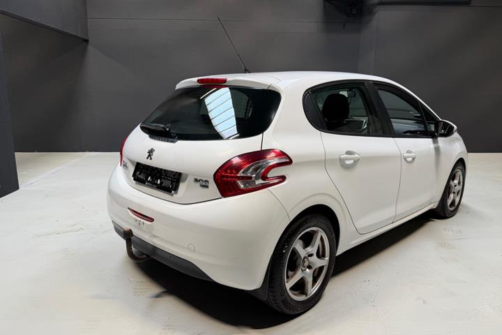 Hvid Peugeot 208 fra 2012