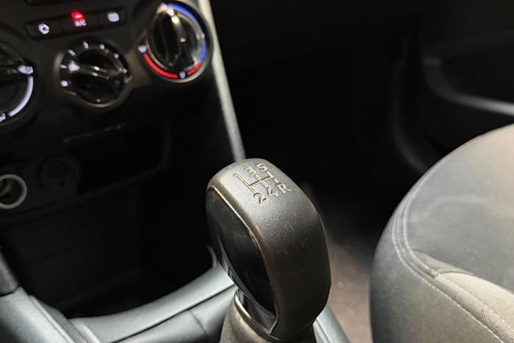 Hvid Peugeot 208 fra 2012