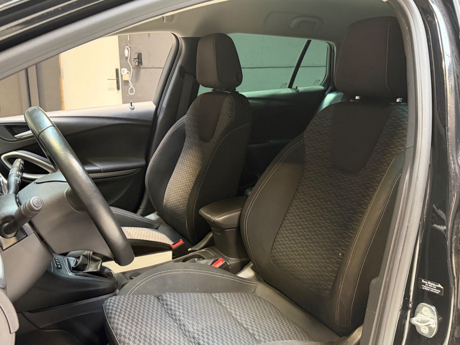 Sort Opel Astra fra 2018