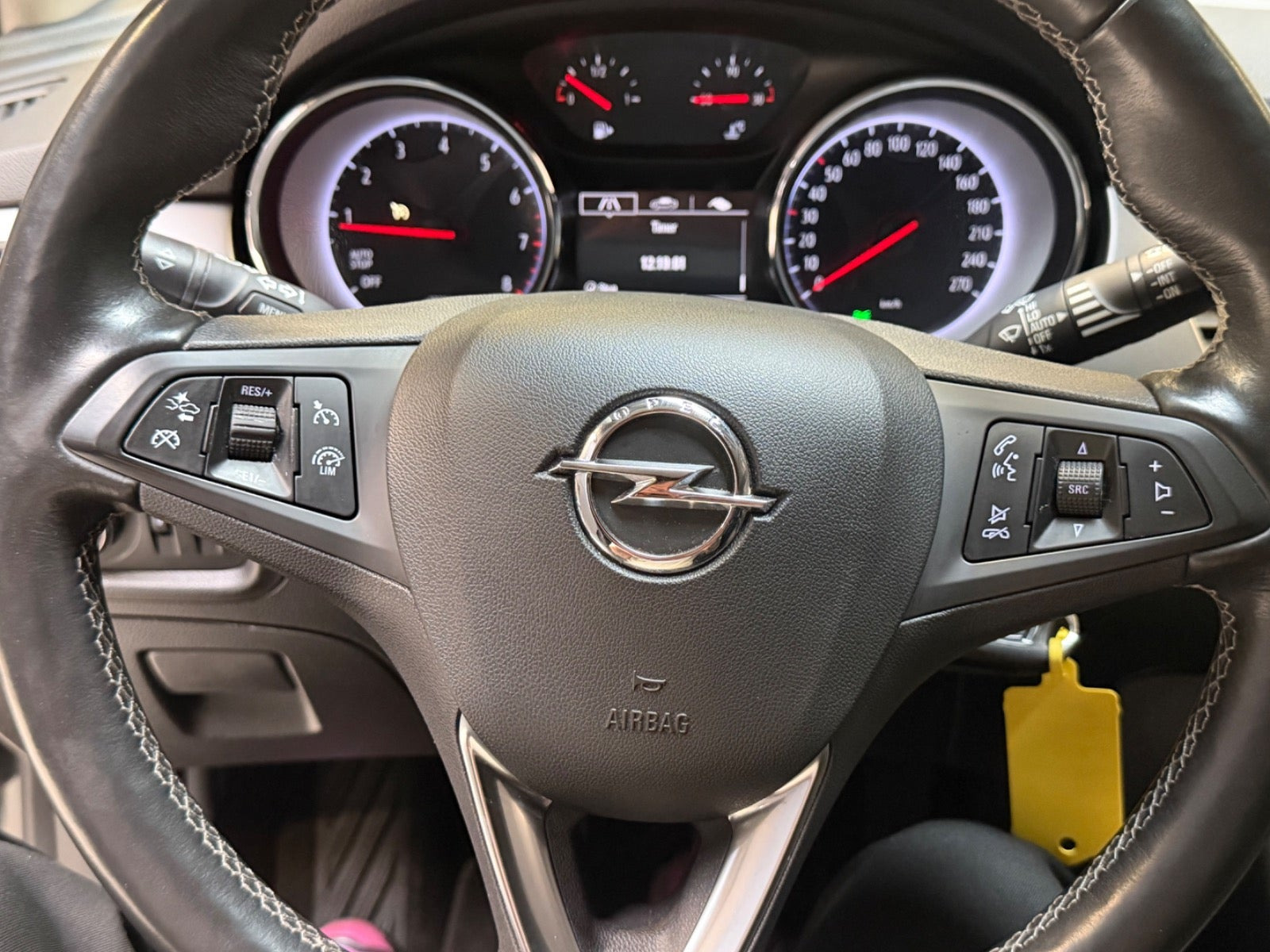 Sort Opel Astra fra 2018