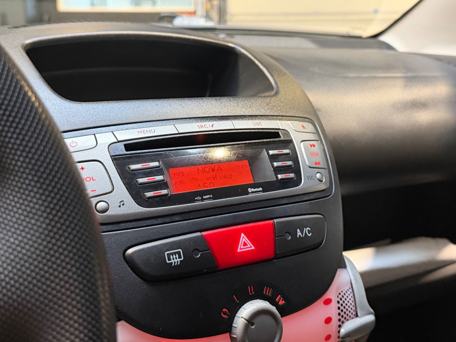 Hvid Toyota Aygo fra 2012